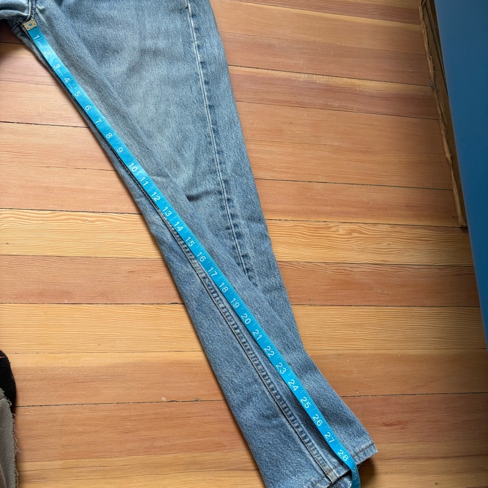 Vintage Levi’s 501 Light Wash Blue Jeans Made in Canada - Picture 9 of 13